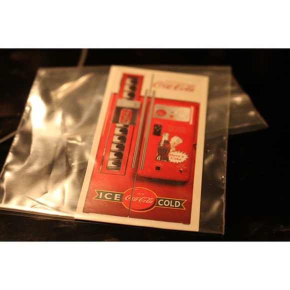 Coca Cola Red Phone Case with Iconic Branding - Picture 1 of 1